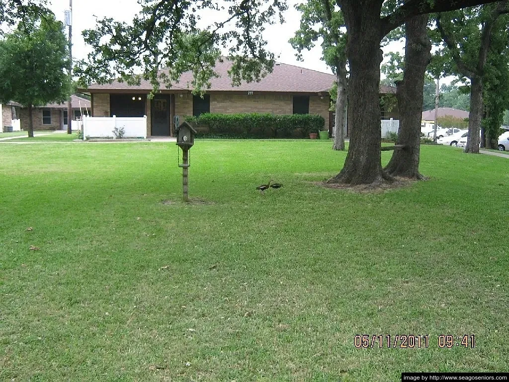 Seagoville Senoir Citizens Home - Photo 9 of 18